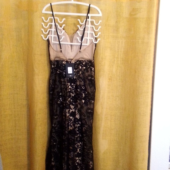 BEAUTIFUL AND SEXY MAXI DRESS - Picture 4 of 5